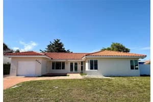 6407 Nw 199th Ln, Hialeah