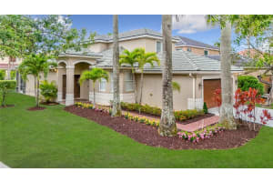 1668 Winterberry Ln, Weston