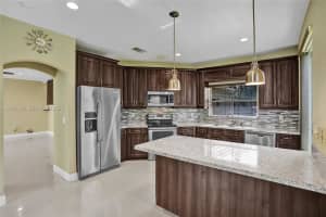 245 NW 207th Terrace, Pembroke Pines, FL 33029, - MLS#A12003617