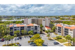 2322 S Cypress Bend Dr 311, Pompano Beach