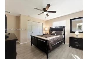 2916 Woodcrest Dr Sarasota, FL 34239 - MLS#A12003742