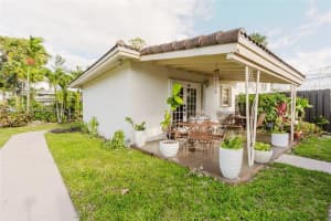 1300 Ne 204th St, Miami