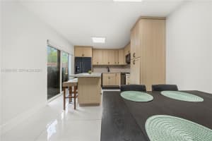 4089 Forest Hill Dr, Hollywood, FL 330261138, - MLS#A12003793