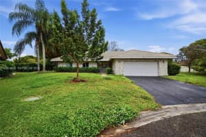 5036 Nw 66th Ln, Coral Springs
