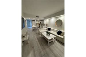 55 Sw 9th St 1204, Miami