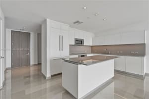 88 SW 7th St Apt 3710, Miami, FL 33130, - MLS#A12003858