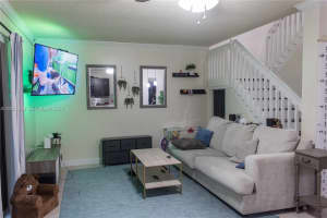 7645 Nw 38th Ct, Sunrise