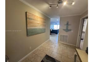 801 Palm Trail APT 10, Delray Beach, FL 33483, - MLS#A12003894