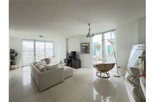 185 Sw 7th St 2711, Miami