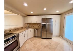 1075 Ne Miami Gardens Dr 306, Miami