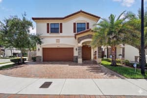 8895 Nw 100th Pl, Doral
