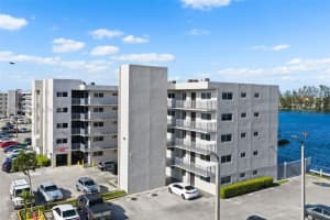9915 W Okeechobee Rd 2-403, Hialeah Gardens