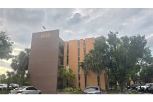 9410 W Flagler St 111, Miami