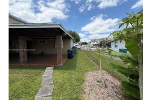 10910 40th Street, Miami, FL 33165 - MLS#A12004120