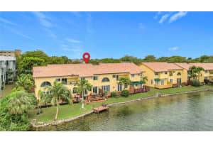 781 Ne 195th St, Miami