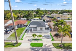 4824 Sw 19th St, West Park