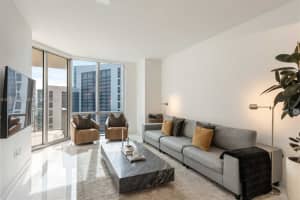 851 Ne 1st Ave 4405, Miami