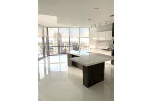 851 Ne 1st Ave 2110, Miami