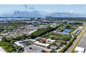 1820 Venice Park Dr 102, North Miami