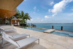 825 E Dilido Dr, Miami Beach