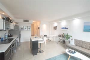 801 Brickell Bay Dr APT 363, Miami, FL 33131, - MLS#A12004213