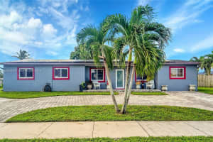 8370 Nw 185th St, Hialeah