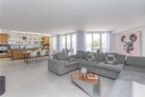 20191 E Country Club Dr Th9, Aventura