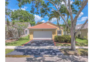 1600 S Salerno Cir, Weston