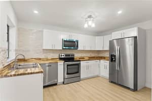 6745 NW 169th St g, Hialeah, FL 33015, - MLS#A12004301