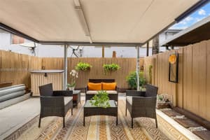 8055 Nw 8th St 5, Miami