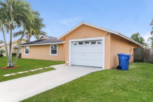 10404 Oliver Ln, Royal Palm Beach, FL 33411, - MLS#A12004319