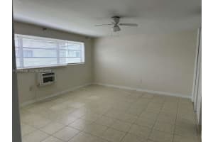 11925 NE 19th Dr APT 8, North Miami, FL 33181, - MLS#A12004338