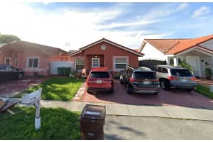 2514 W 74th St, Hialeah