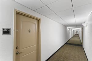 100 Bayview Dr APT 307, Sunny Isles Beach, FL 33160, - MLS#A12004418