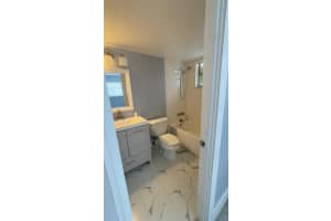 1421 NW 45th St Apartment 5, Pompano Beach, FL 33064, - MLS#A12004419