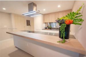 1000 Brickell Plz 4207, Miami