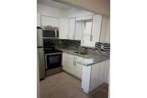 2415 Lincoln St APT 305, Hollywood, FL 33020, - MLS#A12004464