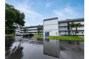 8421 Lagos De Campo Blvd 301t, Tamarac