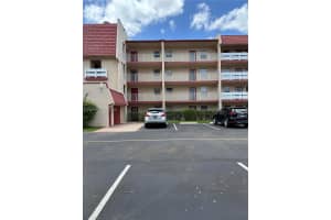1045 Country Club Dr 307, Margate