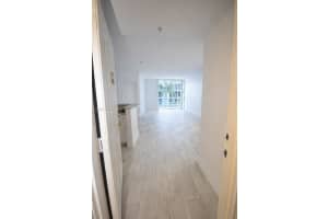 5085 Nw 7th St 706, Miami