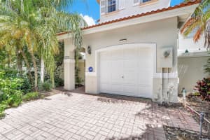 1675 Yellowheart Way, Hollywood, FL 33019, - MLS#A12004565
