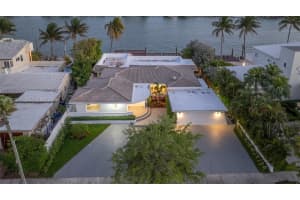 1690 Daytonia Rd, Miami Beach