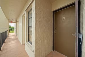 709 Curtiss Pkwy APT 23, Miami Springs, FL 33166, - MLS#A12004609