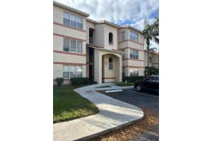 3430 N Pinewalk Dr N 624, Margate