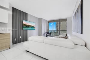1300 Brickell Bay Dr APT 706, Miami, FL 33131, - MLS#A12004710