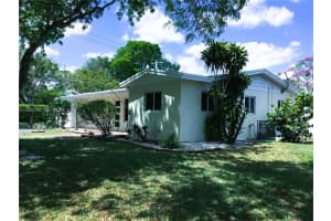 5881 Sw 15th St, Plantation