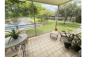 4280 Oaks Ter 203, Pompano Beach