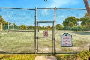 1727 Meadows Cir W, Boynton Beach, FL 33436, - MLS#A12004861