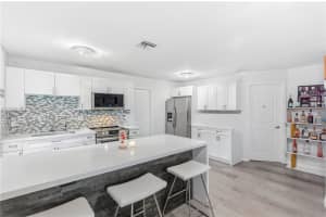 2125 NW 27th Ln, Fort Lauderdale, FL 33311, - MLS#A12004883