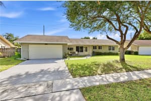 1200 Rowayton Cir, Wellington, FL 33414, - MLS#A12004919